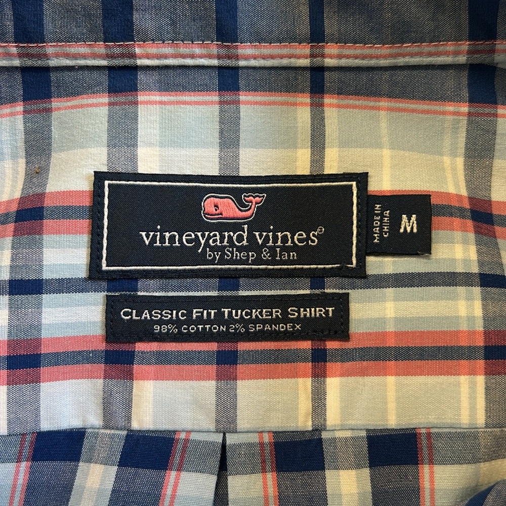 Vineyard Vines long sleeve button down collar shirt.  M - Picture 7 of 7